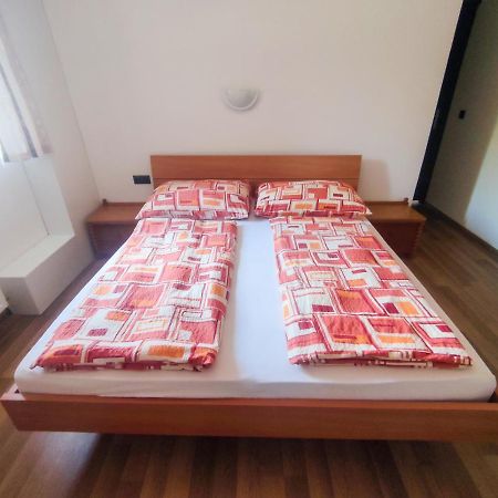 Hotel Viktória Panzió Zamárdi Esterno foto