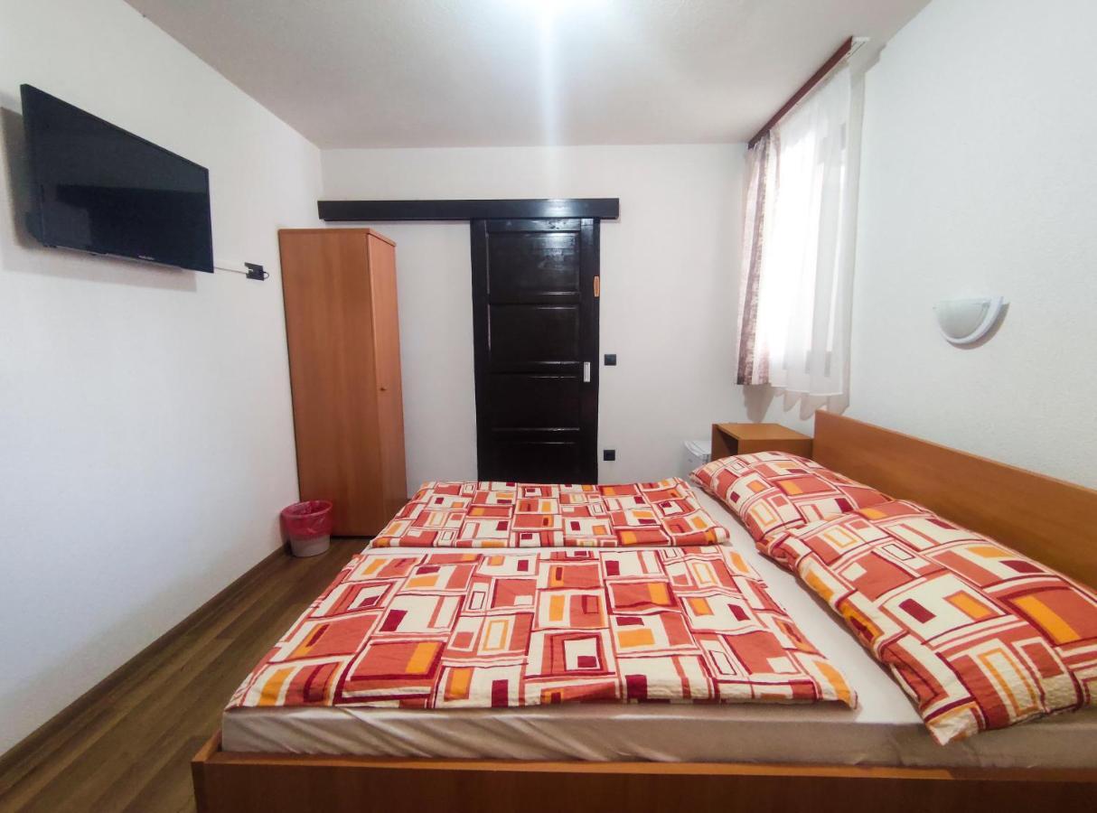 Hotel Viktória Panzió Zamárdi Esterno foto