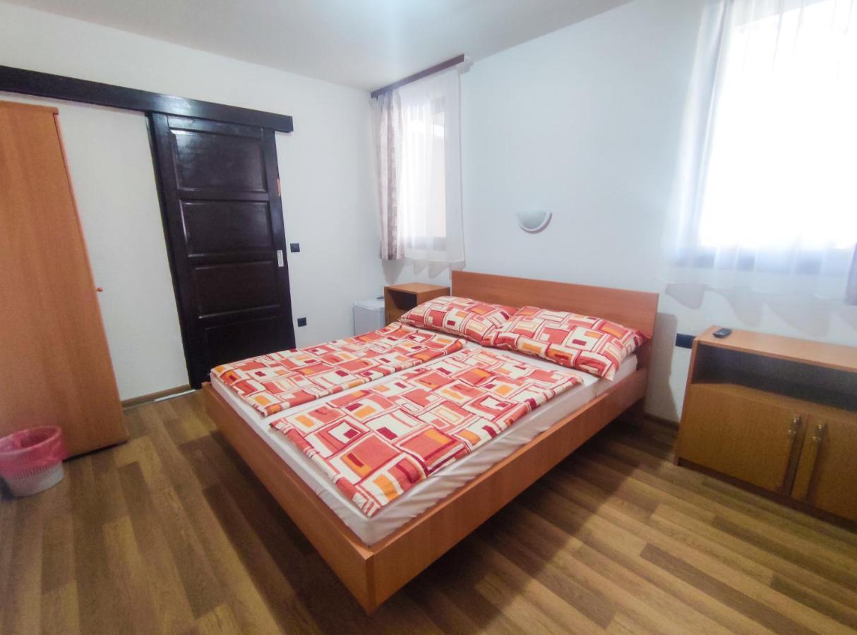 Hotel Viktória Panzió Zamárdi Esterno foto