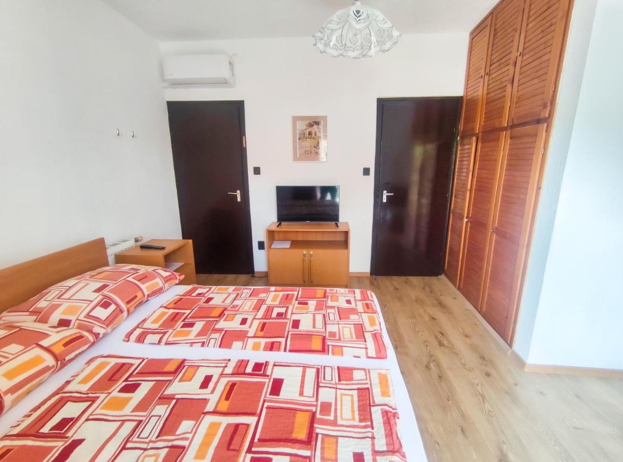 Hotel Viktória Panzió Zamárdi Esterno foto