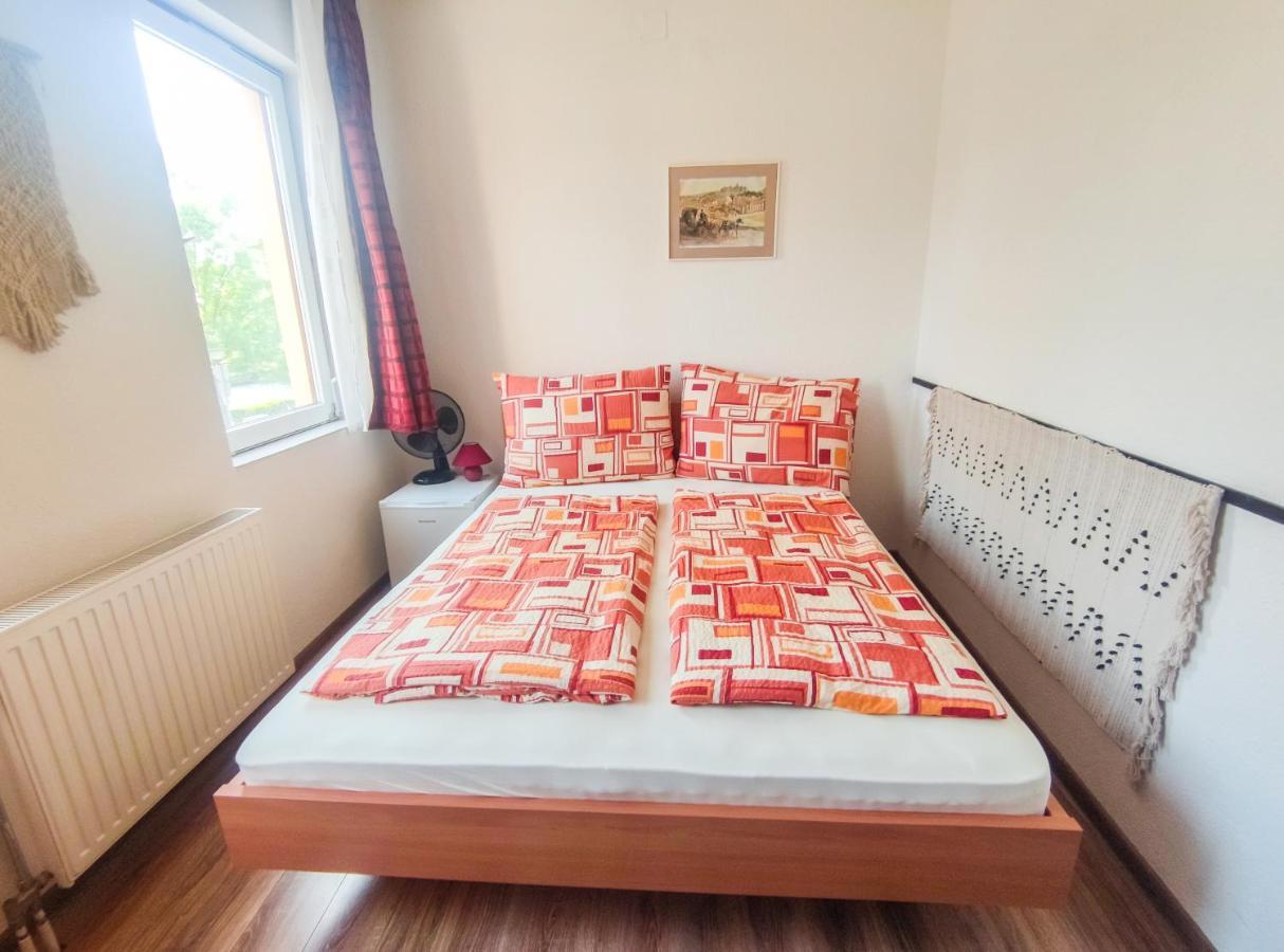 Hotel Viktória Panzió Zamárdi Esterno foto