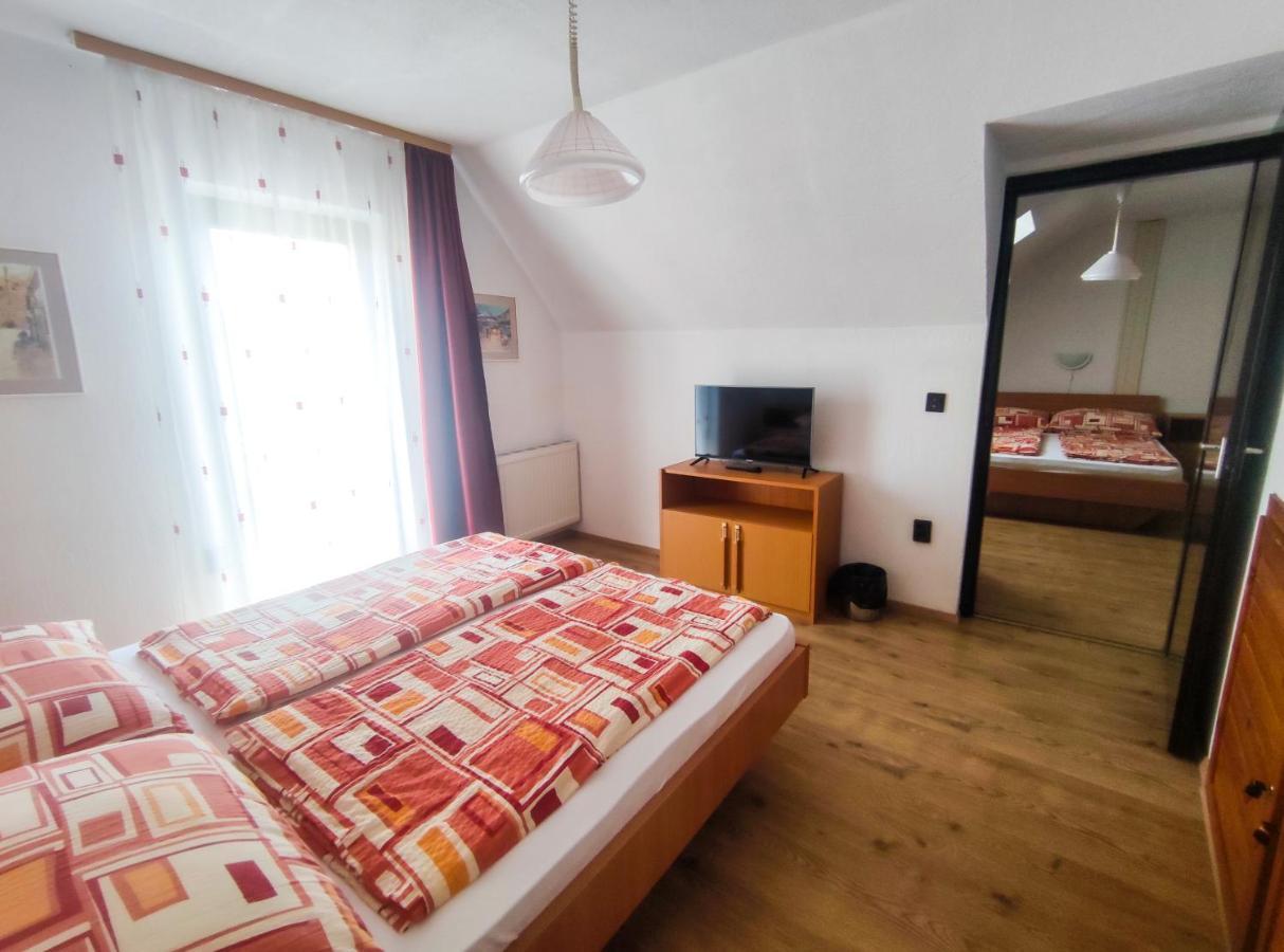 Hotel Viktória Panzió Zamárdi Esterno foto