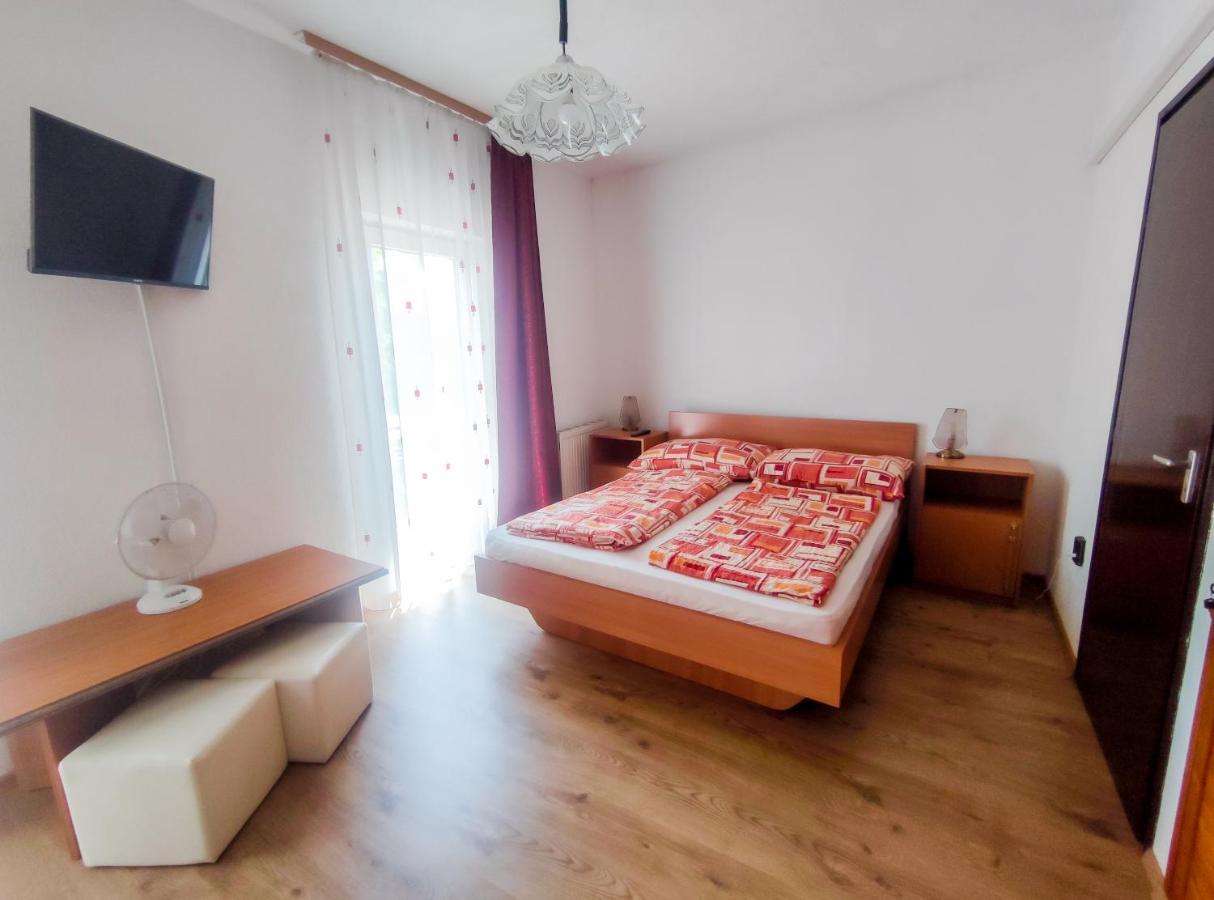Hotel Viktória Panzió Zamárdi Esterno foto