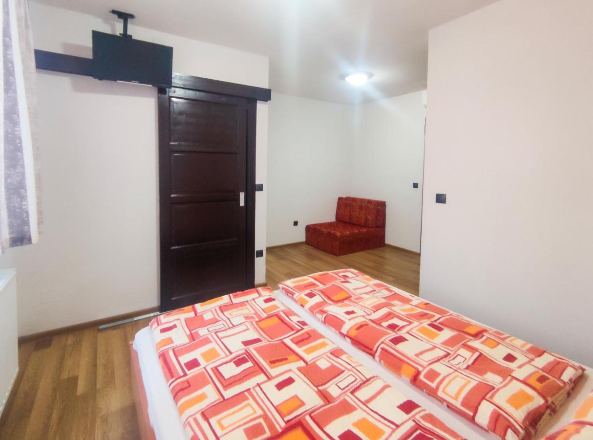 Hotel Viktória Panzió Zamárdi Esterno foto