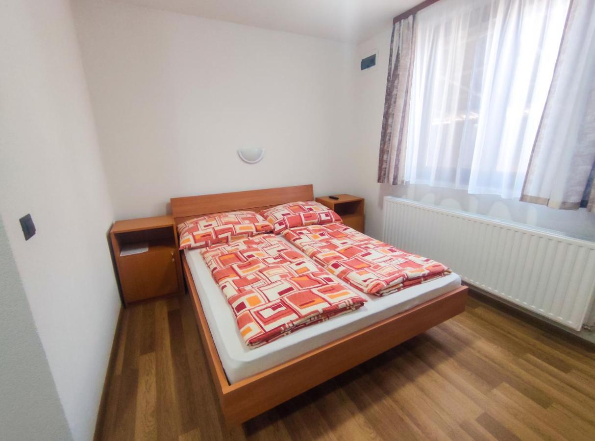 Hotel Viktória Panzió Zamárdi Esterno foto
