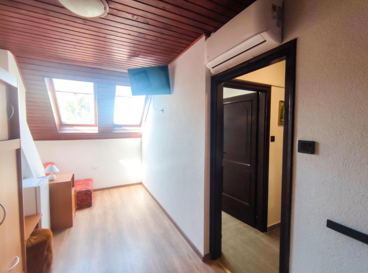 Hotel Viktória Panzió Zamárdi Esterno foto