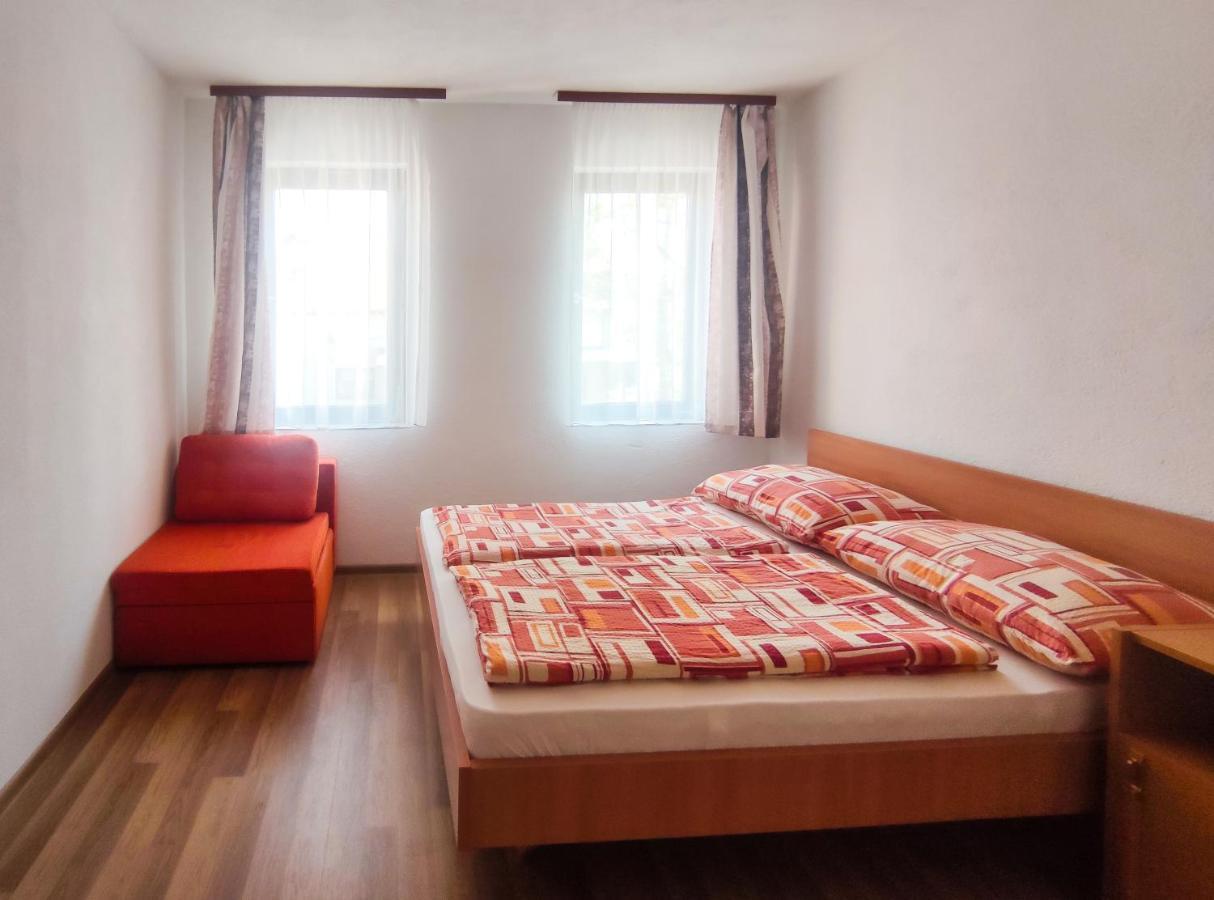 Hotel Viktória Panzió Zamárdi Esterno foto