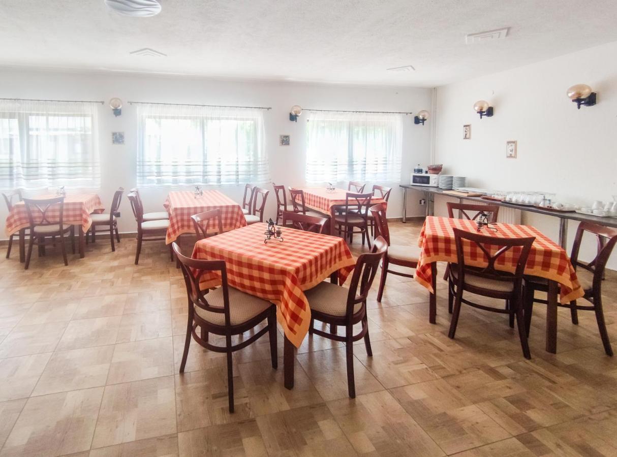 Hotel Viktória Panzió Zamárdi Esterno foto